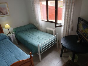 Shared Dormitory, 1 Bedroom, Patio, Garden View | 1 bilik tidur