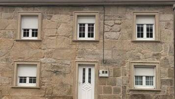 Nhà, 2 phòng ngủ, phù hợp cho người khuyết tật, ban công | Ngoại thất