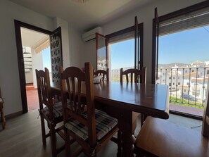 公寓, 3 間臥室, 吸煙房, 露台 | 用餐區