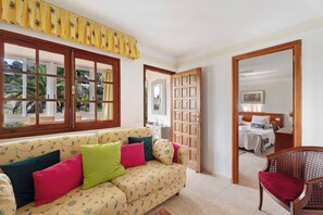 Apartment, 2 Bedrooms | Living room