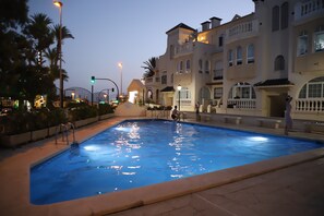 Apartamento, 2 quartos, sacada, vista para a cidade | Piscina | Piscina externa