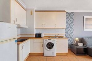 Apartment, 2 Schlafzimmer, Balkon, Meerblick | Wäschereiservice