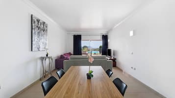 Apartamento, 2 habitaciones, vistas a la ciudad | Restauración