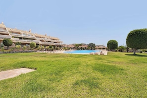 Appartement, 2 chambres, vue ville | Piscine | Piscine extérieure