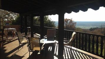 Casa, 4 habitaciones, balcón, vista a la montaña | Balcón