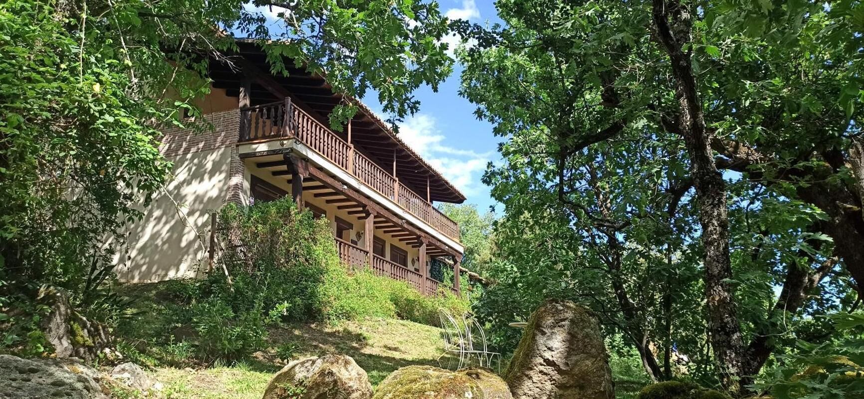 House, 4 Bedrooms, Balcony, Mountain View | Front of property