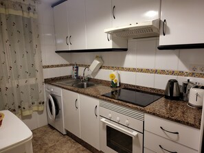 아파트, 침실 2개, 발코니 | 내부