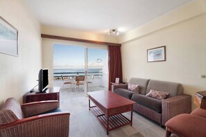 Apartment, 1 Bedroom | Living area