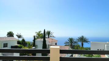 Apartment, 3 Bedrooms, Balcony, Garden View | Balcony