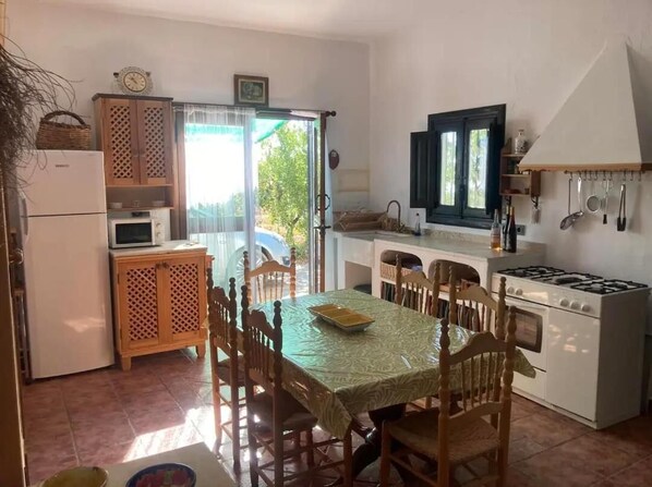 House, 3 Bedrooms, Accessible, Smoking | Living area