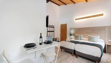 Apartment, 1 Bedroom, Mountain View | Living area