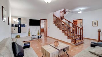Departamento, 3 habitaciones, balcón, vista a la montaña | Sala de estar