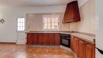 Departamento, 3 habitaciones, balcón, vista a la montaña | Interior