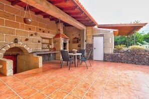 Apartment, 3 Bedrooms, Balcony, Mountain View | Terrace/patio