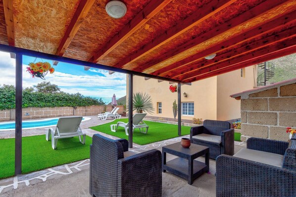 Terrace/patio - Beautiful Arianny House With Pool (Arona)