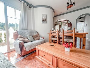 Villa, 2 soverom, røyk, privat basseng | Oppholdsområde