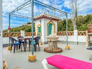 Villa, 2 soverom, røyk, privat basseng | Utendørsservering