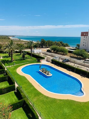 Shared Dormitory, 2 Bedrooms, Accessible, Balcony | Pool | Outdoor pool - Room in Apartment - Apartment for 4-5 People 70 m From the Beach (Mont-roig del Camp)
