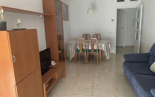 Shared Dormitory, 2 Bedrooms, Accessible, Balcony | Dining room - Room in Apartment - Apartment for 4-5 People 70 m From the Beach (Mont-roig del Camp)