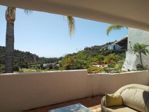 Terrace/patio - Tranquil 3 Bed Apt In La Quinta Close To Golf (Benahavis)