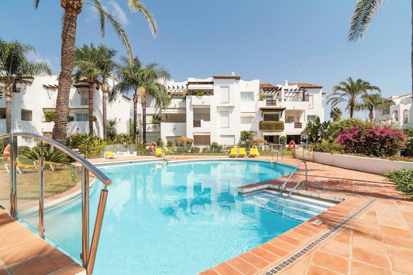 Outdoor pool - Avalon Apt Costalita Close To The Beach And Golf (Estepona)