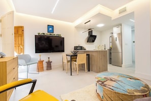Apartamento, 1 habitación, balcón | Sala de estar
