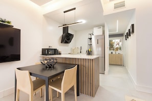 Apartamento, 1 habitación, balcón | Interior