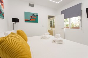 Leilighet, 1 soverom, balkong | 2 soverom