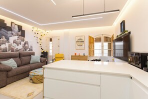 Apartment, 1 Bedroom, Balcony | Living room