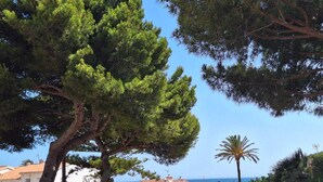 Unclassified image, 5 of 32, button - Apartment 2 Mins From Beach La Cala de Mijas, With Pool and Airconditioner (Mijas)