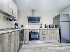 Apartment, 2 Bedrooms, Smoking, Terrace | Interior