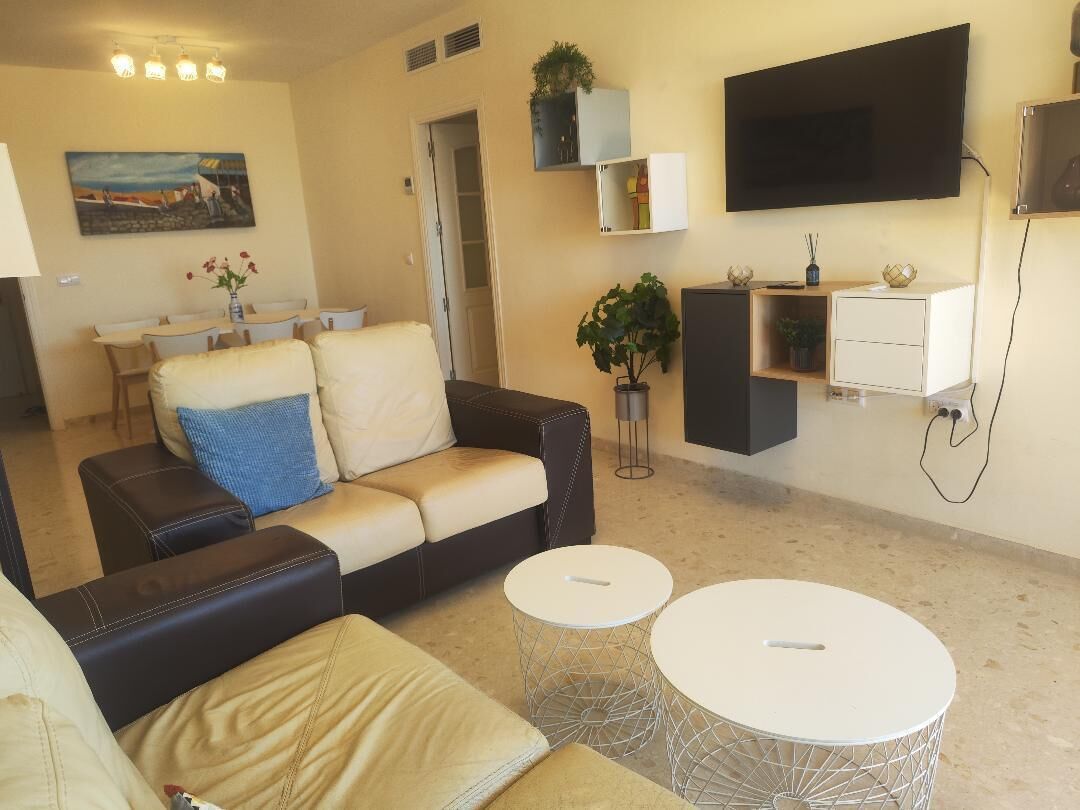 Apartamento, 3 habitaciones, accesible para personas con discapacidad, balcón | Sala de estar