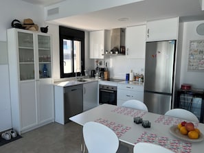 Maison, 3 chambres, piscine privée, vue piscine | Cuisine privée