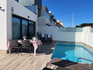 Unclassified image, 3 of 37, button - Luxury Three Bedroom Villa With Private Pool and Rooftop Solarium (San Pedro del Pinatar)