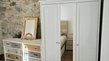 Apartment, 2 Bedrooms, Smoking, Balcony | 3 bedrooms, soundproofing