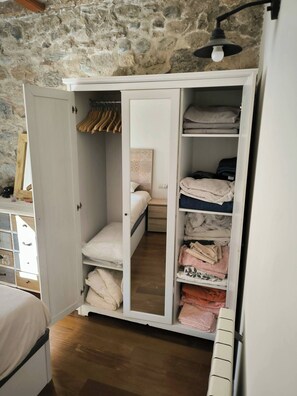 Apartment, 2 Bedrooms, Smoking, Balcony