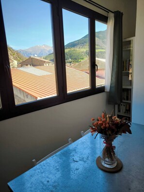 Appartement, 2 chambres, fumeur, balcon | Salle à manger