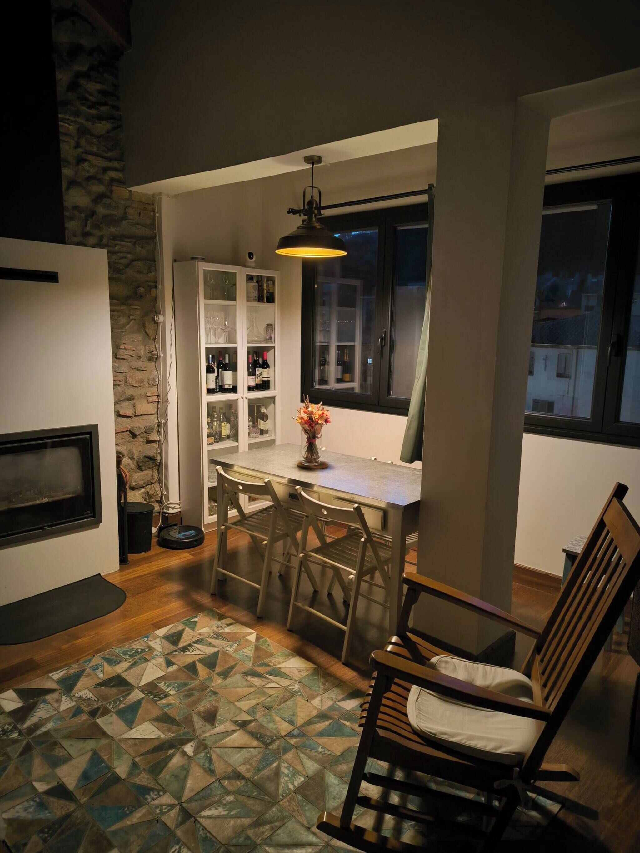 Căn hộ, 2 phòng ngủ, hút thuốc, ban công | Phòng ăn