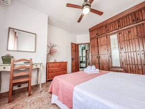 Apartment, 3 Bedrooms, Smoking, Balcony | 3 bedrooms
