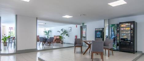 Apartment, 1 Bedroom, Balcony, Ocean View | Dining