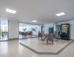 Apartamento, 1 quarto, sacada, vista para o oceano | Opções para refeição