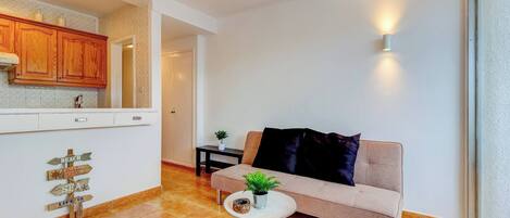 Apartamento, 1 habitación, balcón, vistas al mar | Sala de estar