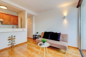 Apartment, 1 Bedroom, Balcony, Ocean View | Living room - Bonito Apto Playa Las Américas, Aptos Playa Honda (Arona)