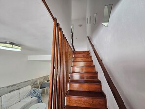 Nhà, 2 phòng ngủ, hút thuốc, ban công | Phòng khách