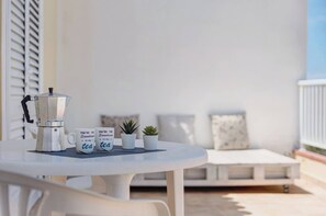 Apartment, 1 Bedroom, Balcony, Garden View | Living area - Apartament Costa Silencio (Arona)