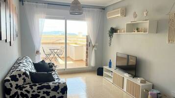 Apartment, 2 Bedrooms, Balcony, Garden View | Terrace/patio