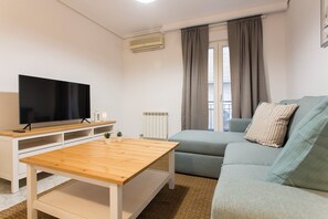 Appartement, 2 chambres | Salle de séjour