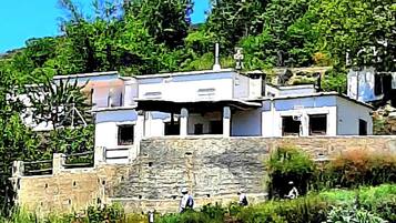 House, 4 Bedrooms, Balcony, Garden View | Front of property