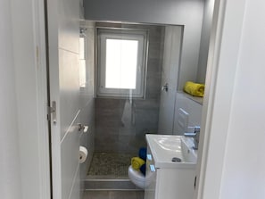 Bathroom - Apartment to 100m of the Beach (Torrevieja)