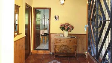 House, 2 Bedrooms, Smoking, Patio | Interior